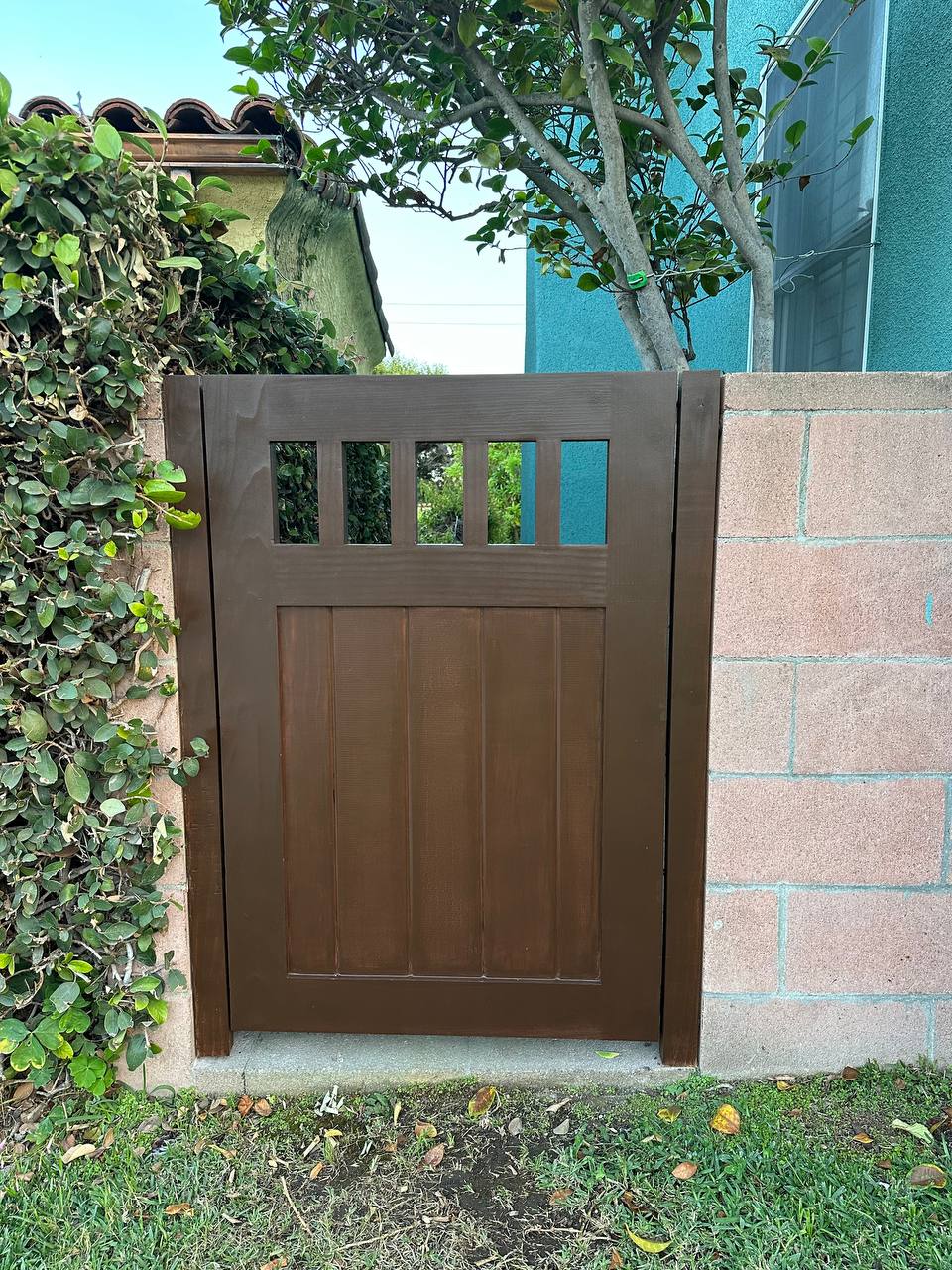 custom gate