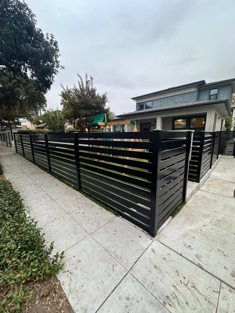 HandyMaestro Fencing Solutions Aluminum Fencing