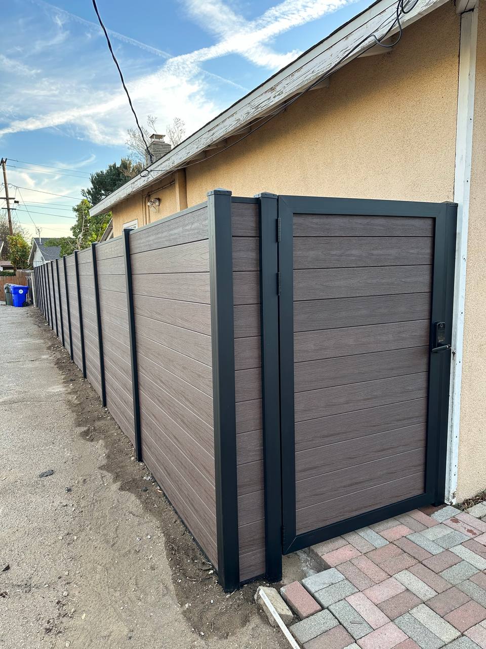 HandyMaestro Fencing Solutions Composite Gate installation