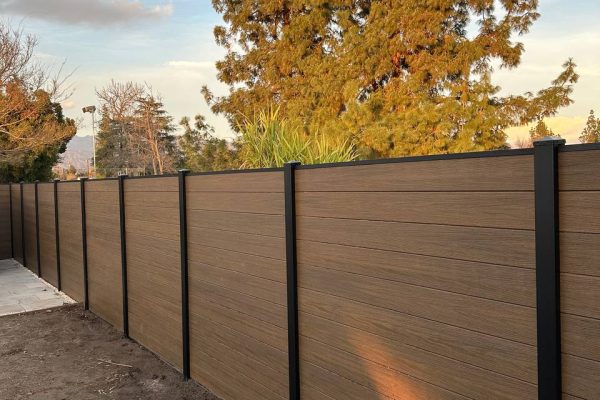 HandyMaestro Fencing Solutions Composite Fence